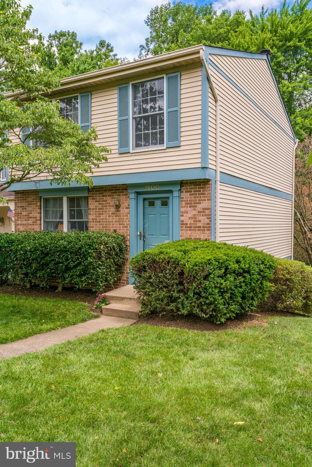 1600 Barnstead Drive Reston, VA 20194 - Photo 36 of 37 Front view with large open area to the right