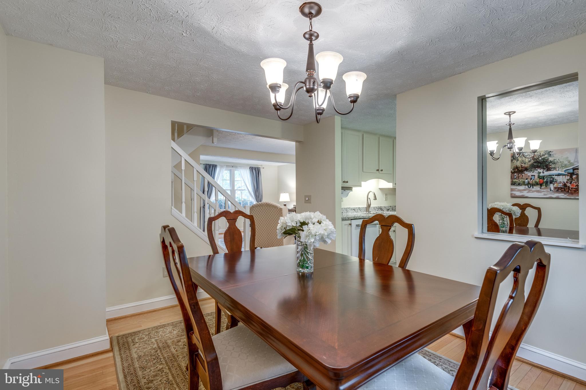 1600 Barnstead Drive Reston, VA 20194 - Photo 7 of 37 Mirrored alcove