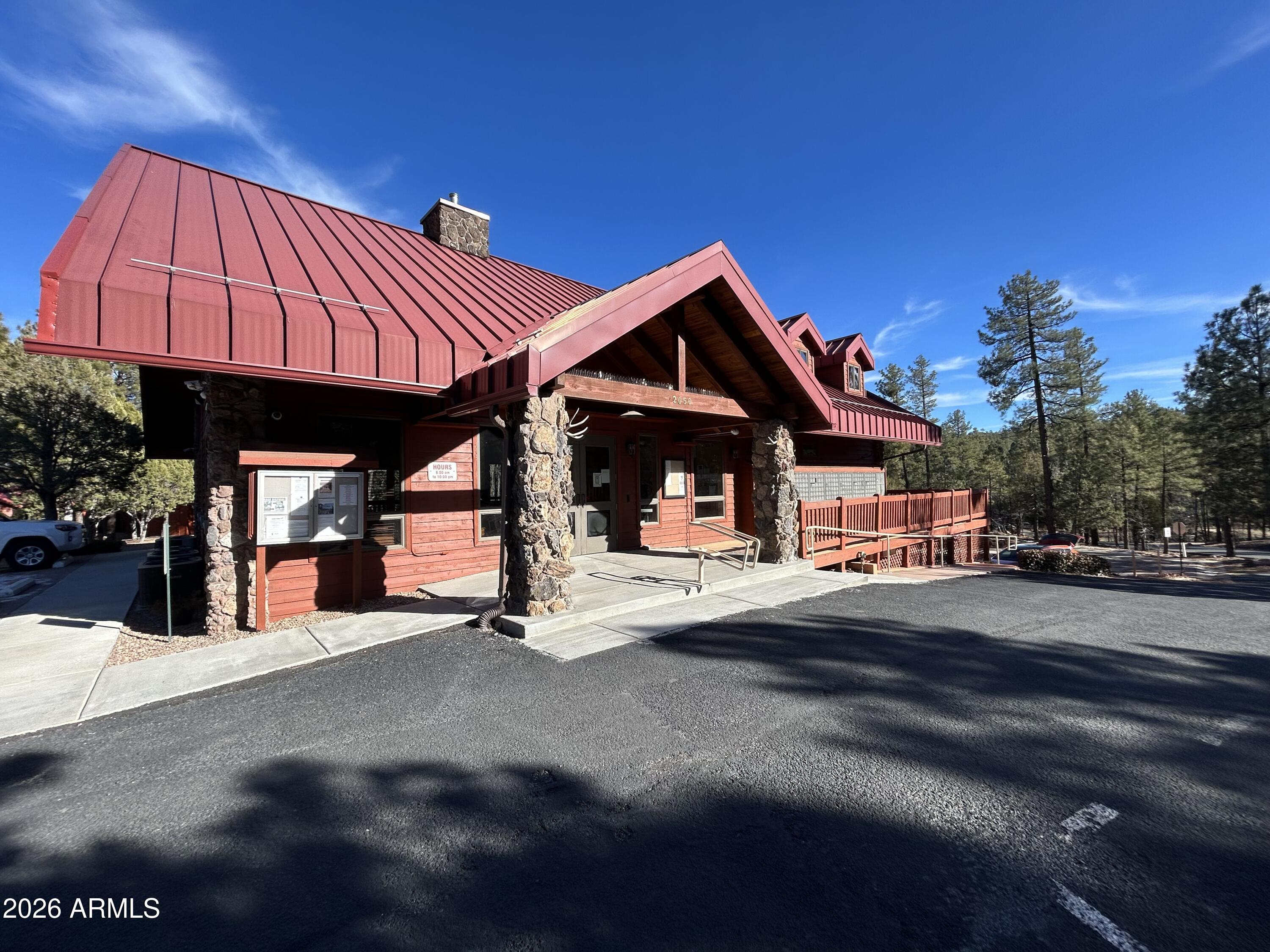 4020 South Elk Trot Loop Show Low, AZ 85901 - Photo 31 of 33 a view of a house with entertaining space