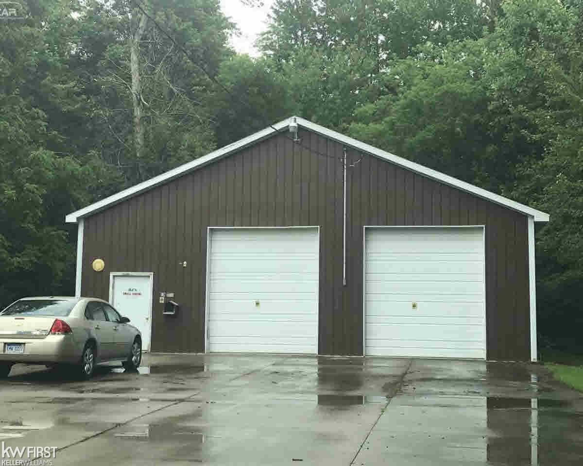 9384 North Clio Road Clio, MI 48420 - Photo 4 of 22 21348203-3.JPG