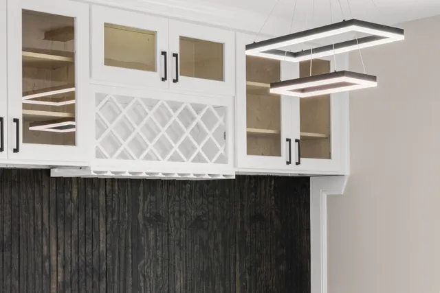 $2,100 | 7925 Colonial Lane, Houston, TX 77051