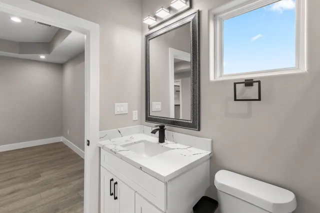 $2,100 | 7925 Colonial Lane, Houston, TX 77051