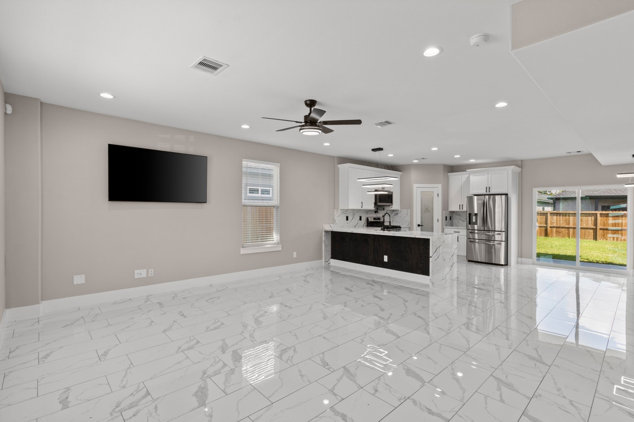 7925 Colonial Lane Houston, TX 77051 - Photo 2 of 30