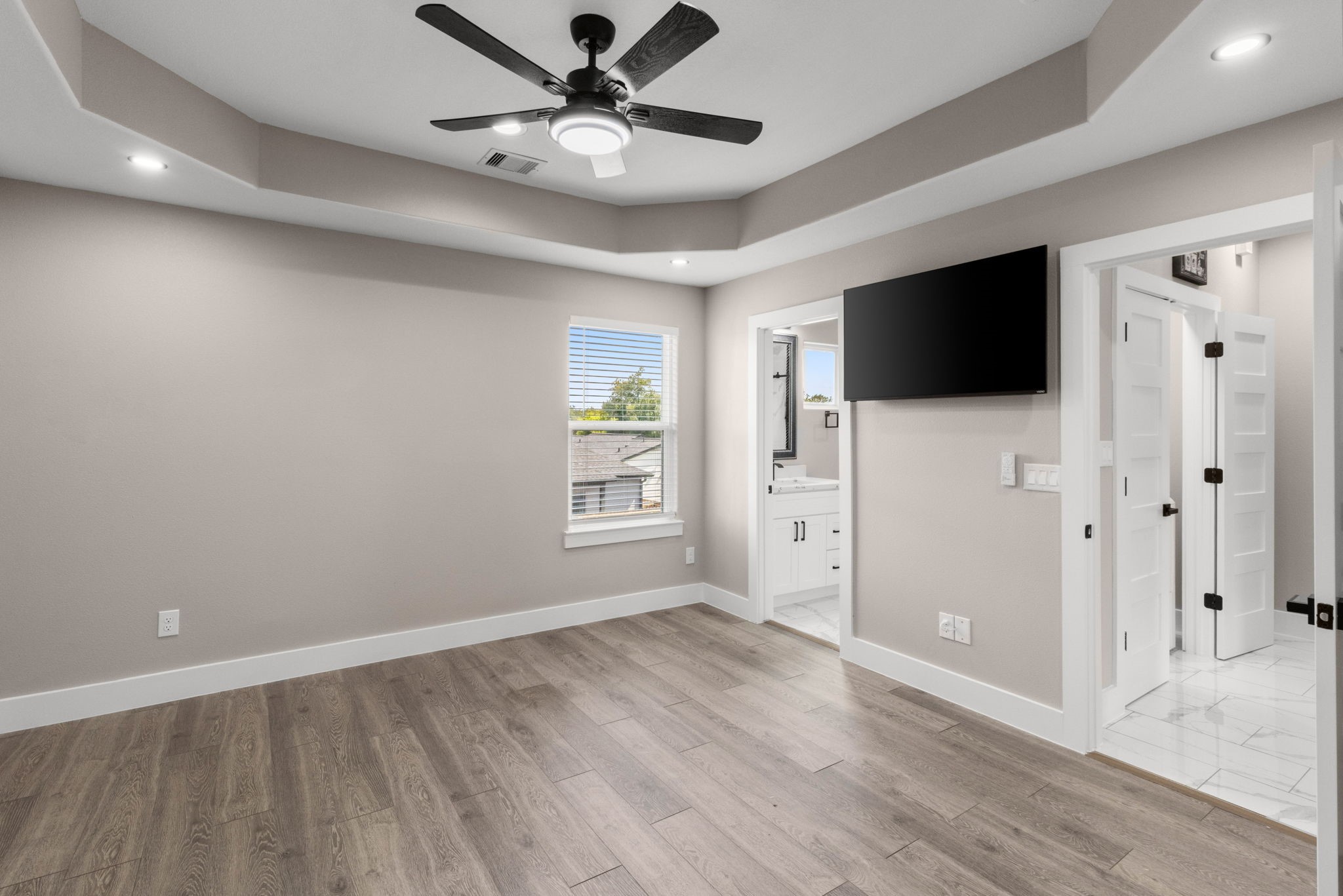 7925 Colonial Lane Houston, TX 77051 - Photo 23 of 31 wooden floor in an empty room