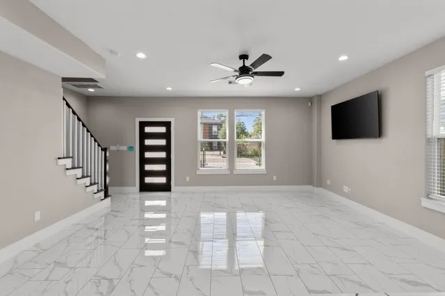 $2,100 | 7925 Colonial Lane, Houston, TX 77051