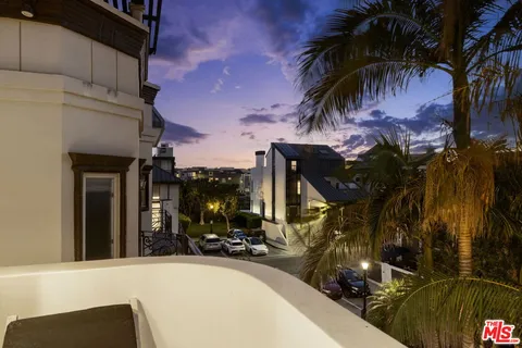 $3,395,000 | 120 Mast Mall, Marina del Rey, CA 90292