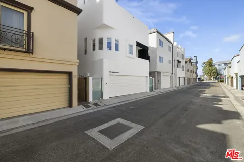 $3,395,000 | 120 Mast Mall, Marina del Rey, CA 90292