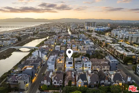 $3,395,000 | 120 Mast Mall, Marina del Rey, CA 90292