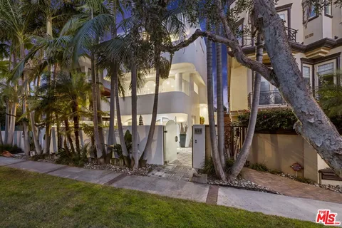 $3,395,000 | 120 Mast Mall, Marina del Rey, CA 90292