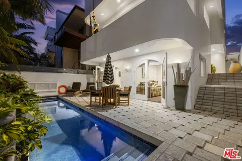 $3,395,000 | 120 Mast Mall, Marina del Rey, CA 90292