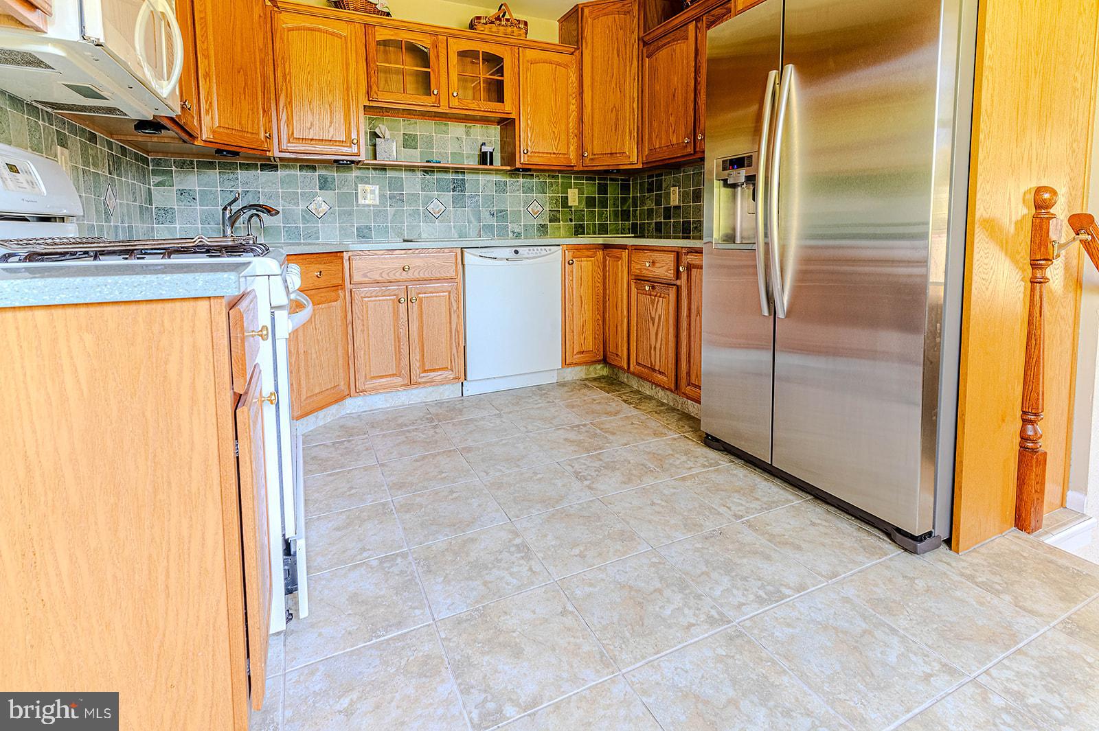 3317 Dale Road Bensalem, PA 19020 - Photo 7 of 23 Lovely Kitchen with tile backsplash