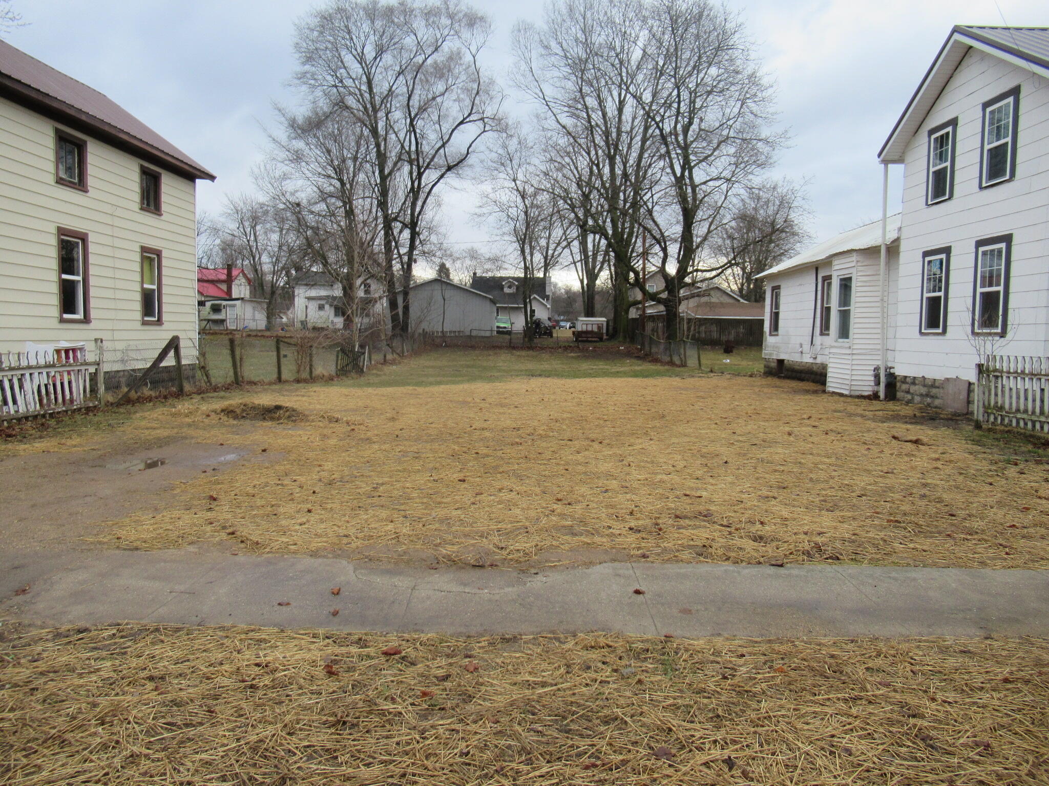 1214 4th Street Three Rivers, MI 49093 - Photo 1 of 6 IMG_9118