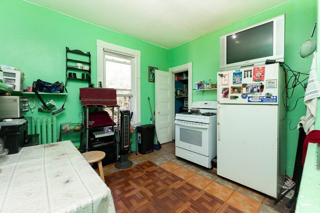 42 Gordon Street Framingham, MA 01702 - Photo 5 of 40
