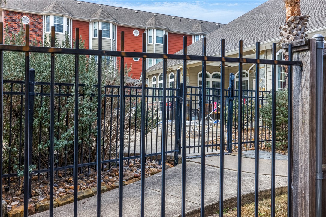 1198 Jones-Butler Road, Unit 709 College Station, TX 77840 - Photo 4 of 28