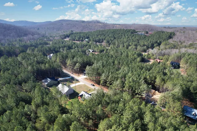 $394,900 | 140 White Water Run Lane, Ocoee, TN 37361