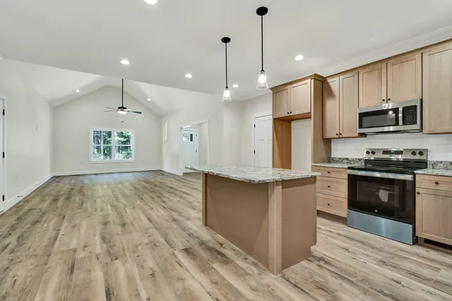 $394,900 | 140 White Water Run Lane, Ocoee, TN 37361