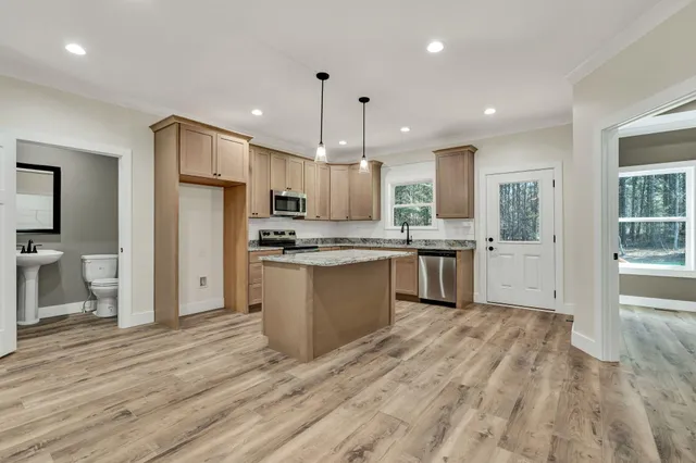 $394,900 | 140 White Water Run Lane, Ocoee, TN 37361