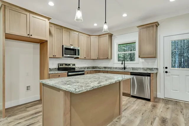 $394,900 | 140 White Water Run Lane, Ocoee, TN 37361