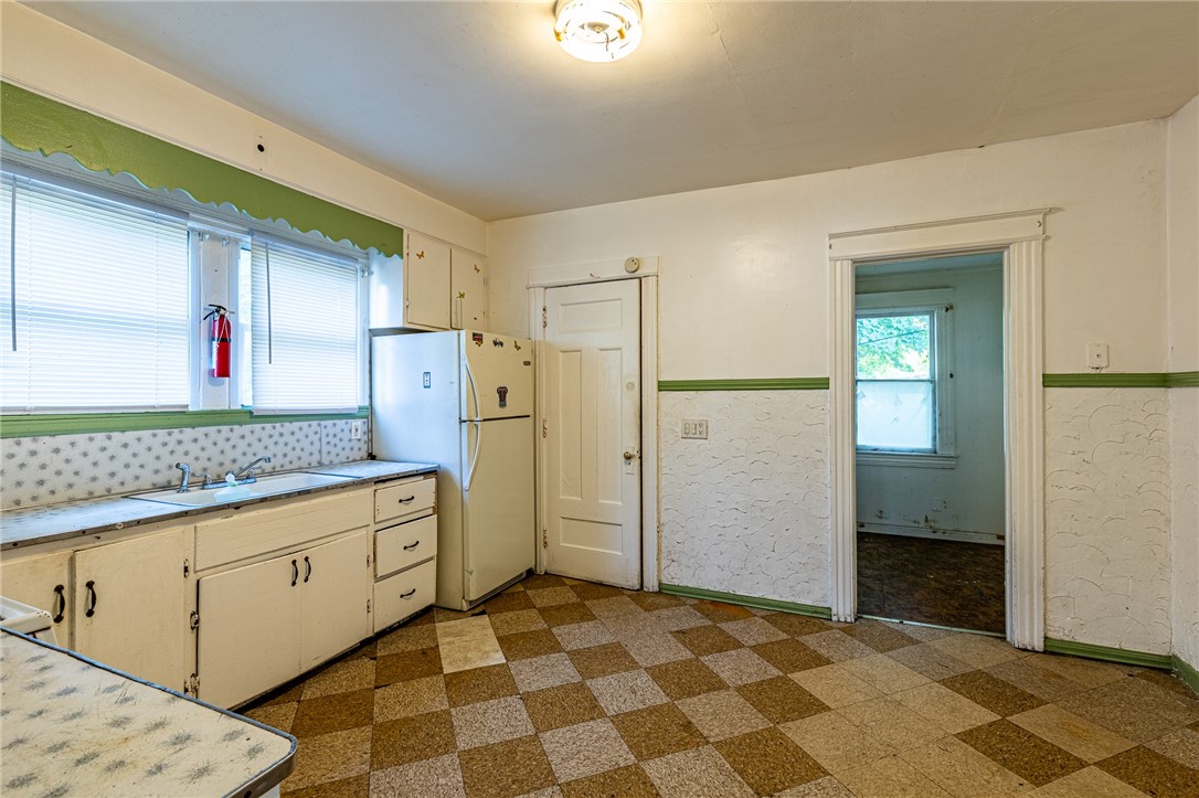 1375 North Clinton Avenue Rochester, NY 14621 - Photo 12 of 50