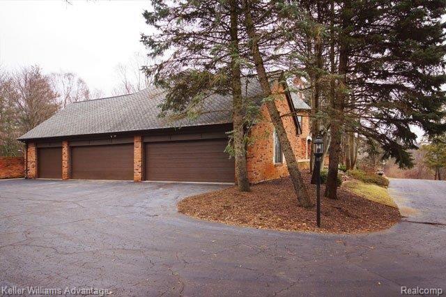 5928 Southgate Road Rochester, MI 48306 - Photo 2 of 24 2.jpg