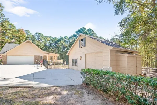 $670,000 | 2150 Oglesby Bridge Road Southwest, Conyers, GA 30094