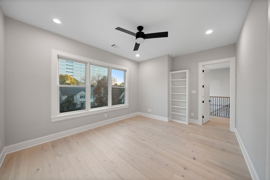 2046 MacArthur Street Houston, TX 77030 - Photo 28 of 39 Bedroom 2