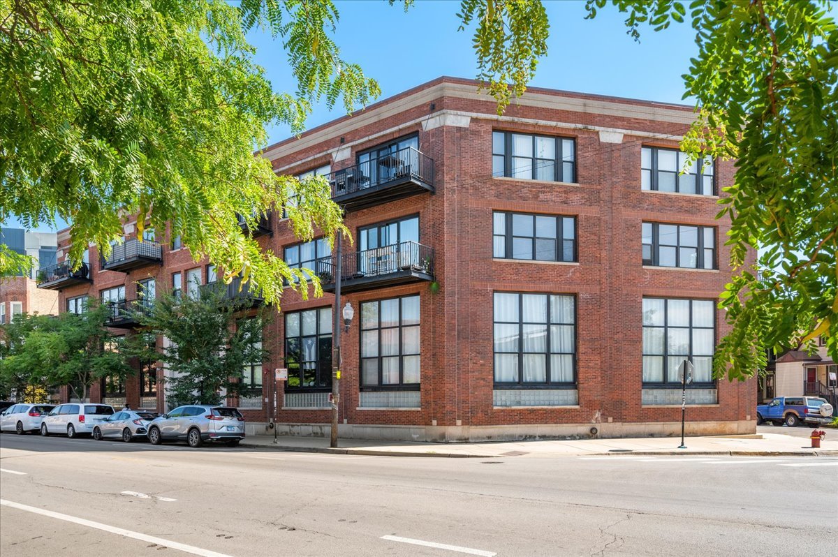 2161 North California Avenue, Unit 105 Chicago, IL 60647 - Photo 1 of 27 a front view of a building