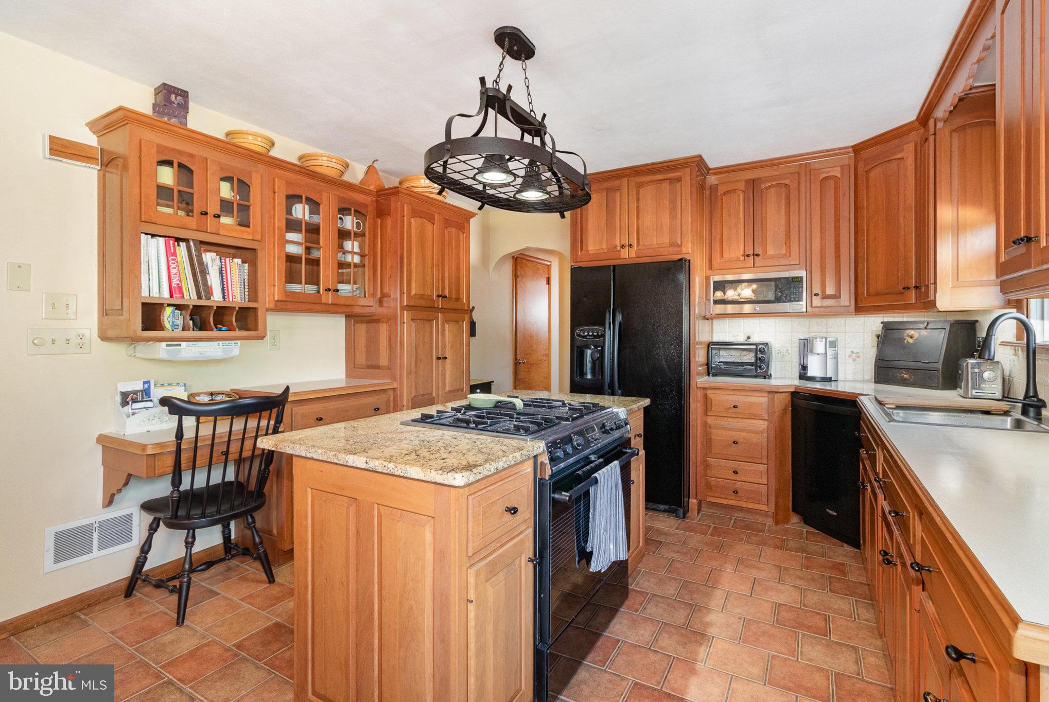 114 Poplar Road New Cumberland, PA 17070 - Photo 6 of 26 Custom kitchen with island