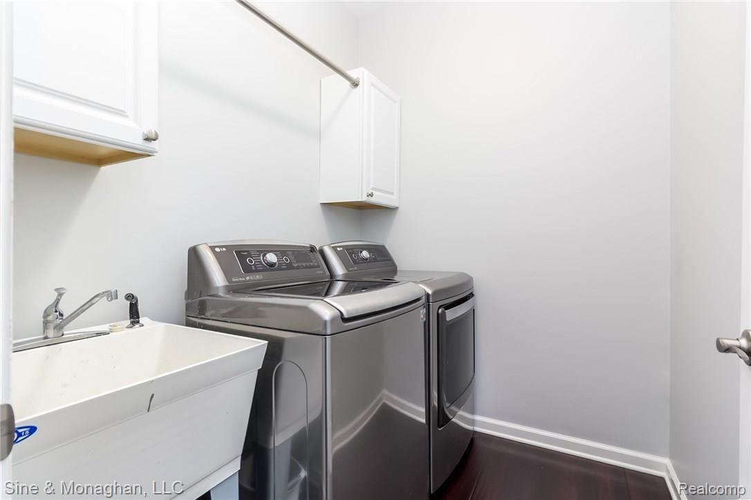 3287 Wren Lane Rochester, MI 48309 - Photo 24 of 28 Laundry