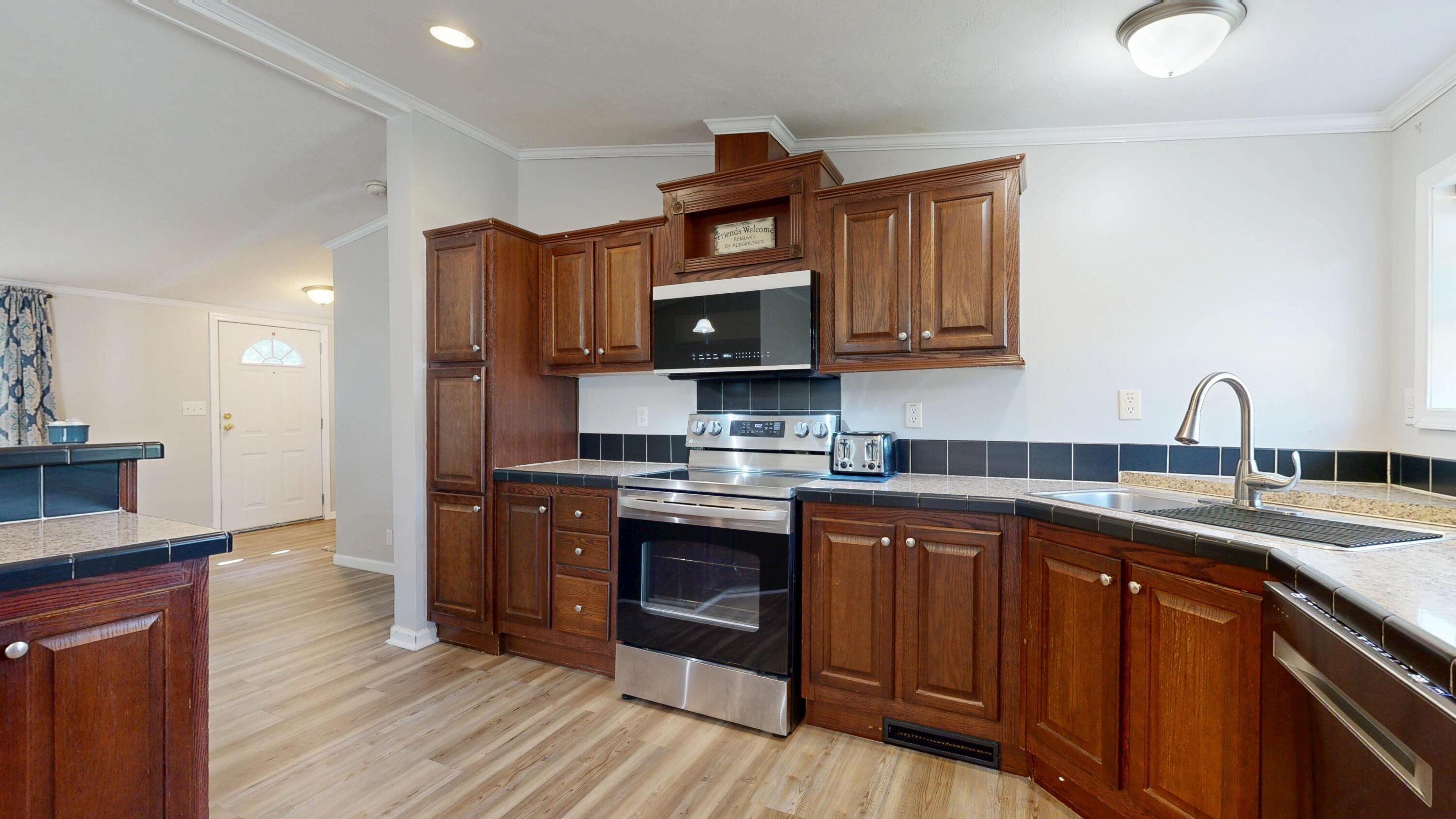 182 N Road Detroit, ME 04929 - Photo 11 of 48 Kitchen