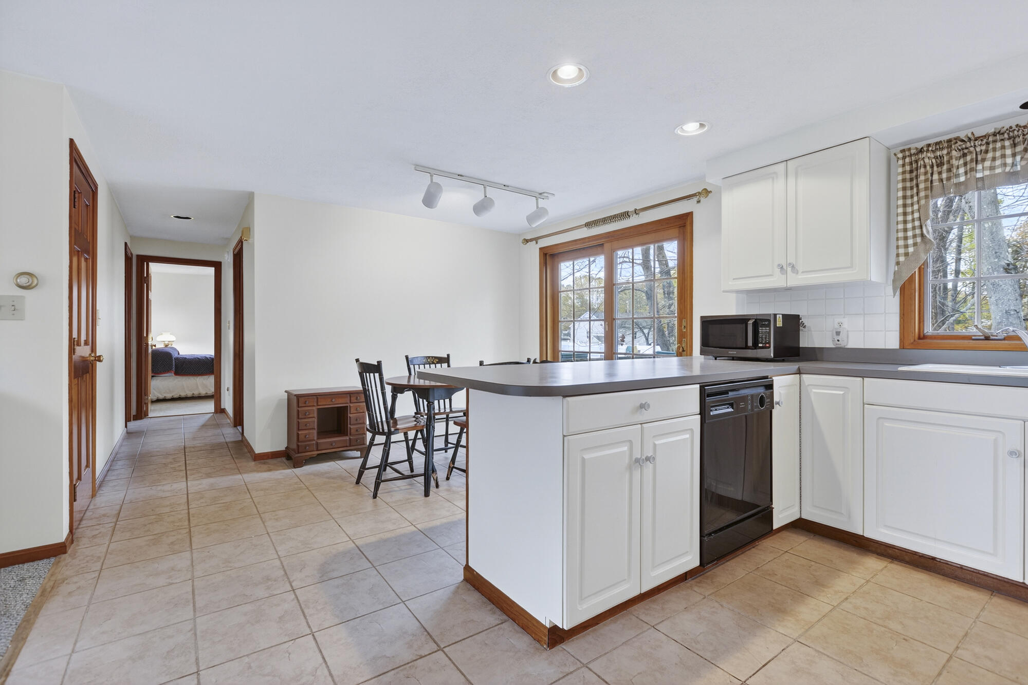 11 Second Avenue Scarborough, ME 04074 - Photo 8 of 44 11 Second Ave_W5_07