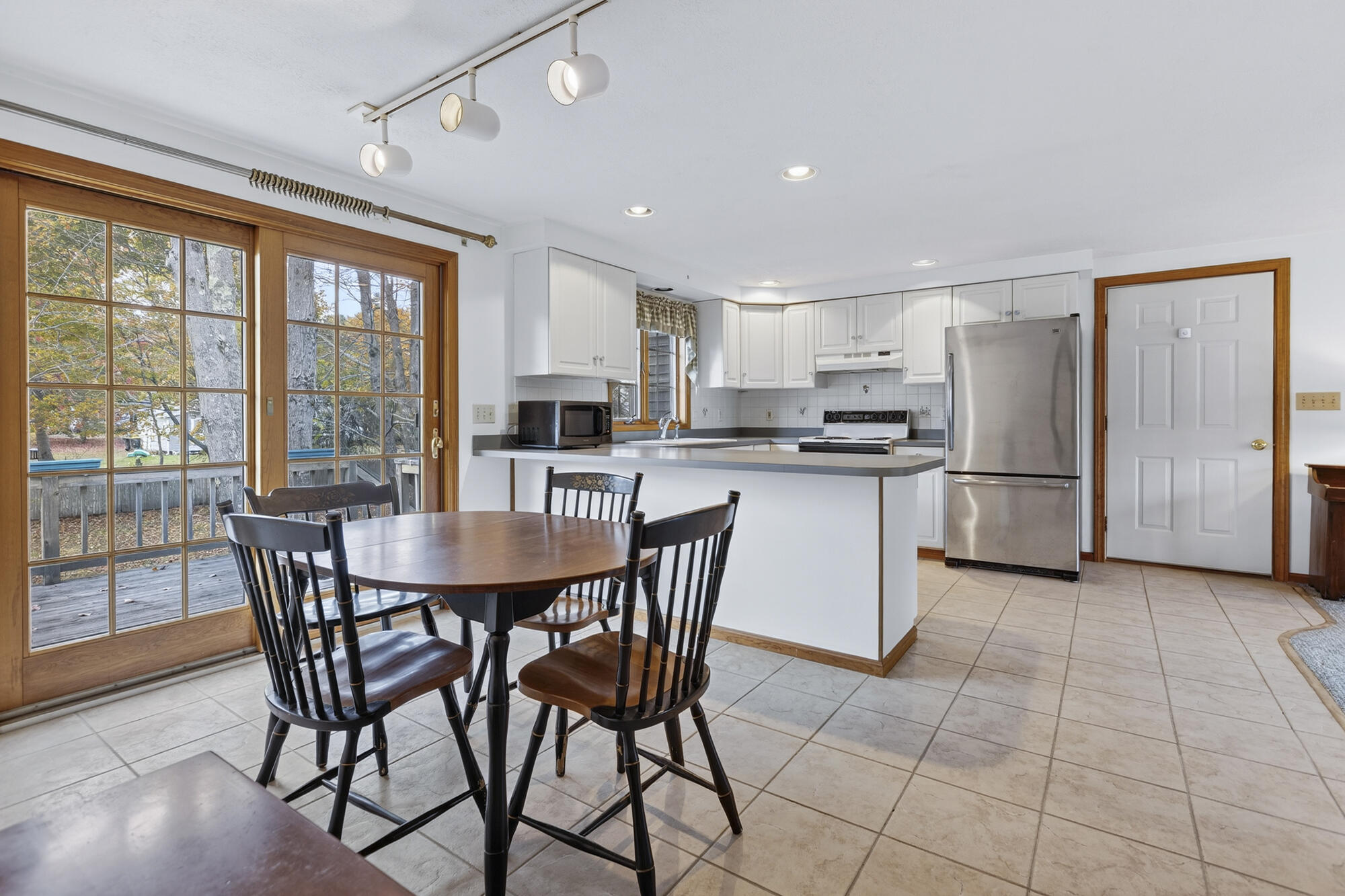 11 Second Avenue Scarborough, ME 04074 - Photo 10 of 44 11 Second Ave_W5_09