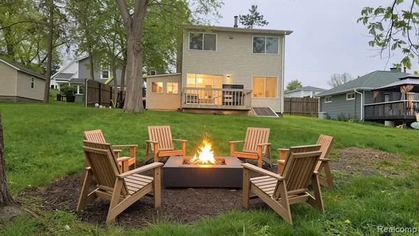 $383,900 | 4165 Highcrest Drive, Brighton, MI 48116