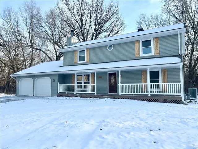 $419,900 | 130 Hampton Court, Lansing, KS 66043