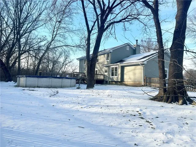 $419,900 | 130 Hampton Court, Lansing, KS 66043