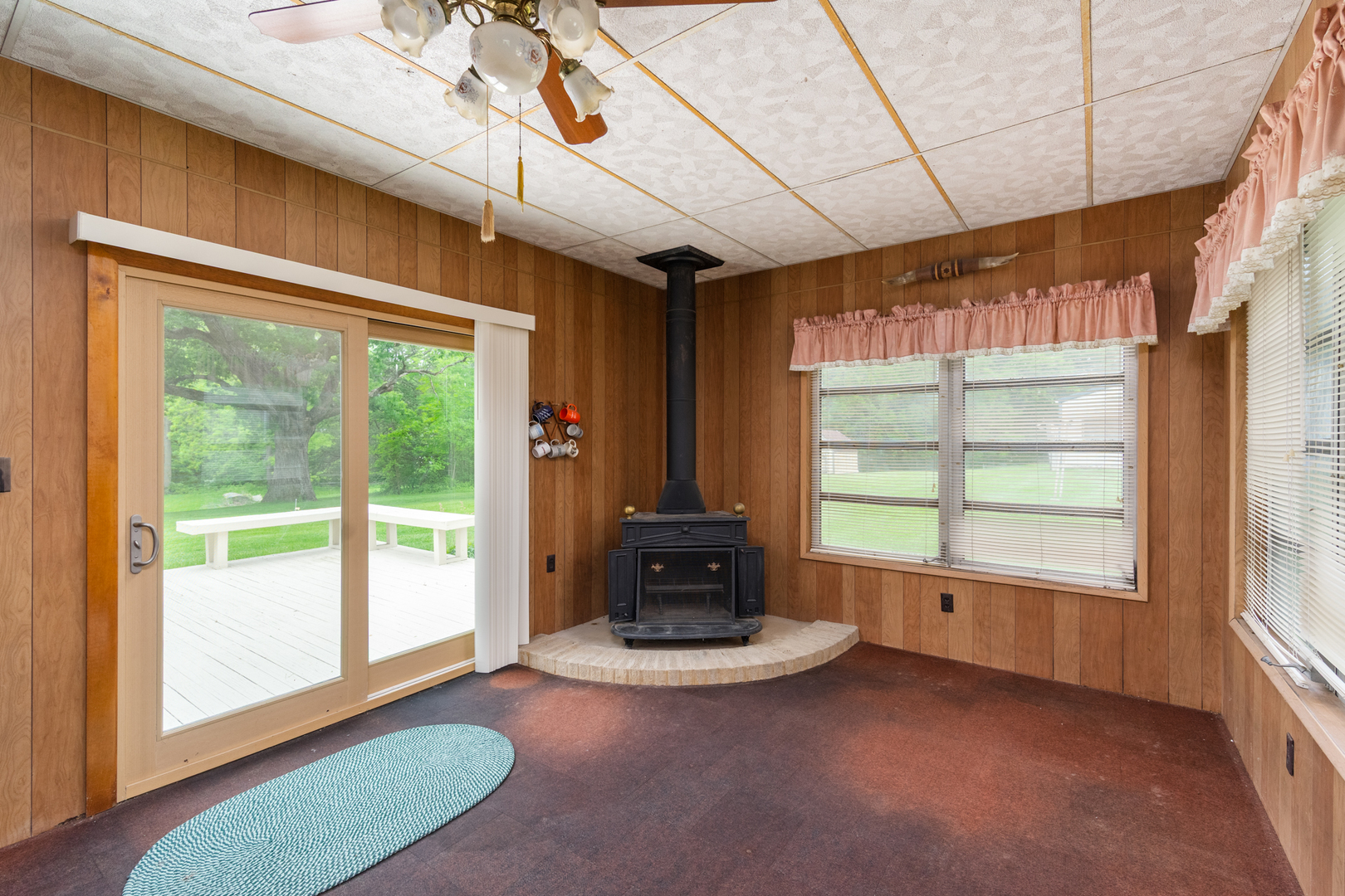 698 North 2853rd Road LaSalle, IL 61301 - Photo 14 of 39 a view of an empty room with a fireplace