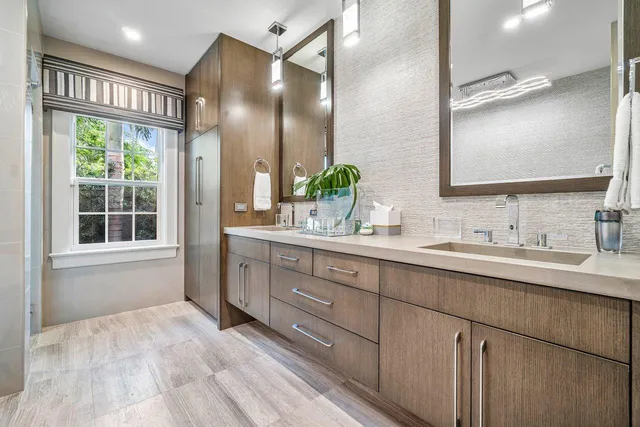 $150,000 | 15 South Lake Trail, Palm Beach, FL 33480