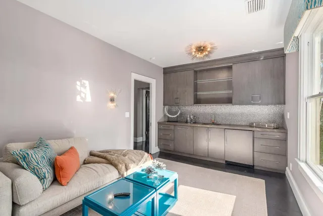 $150,000 | 15 South Lake Trail, Palm Beach, FL 33480