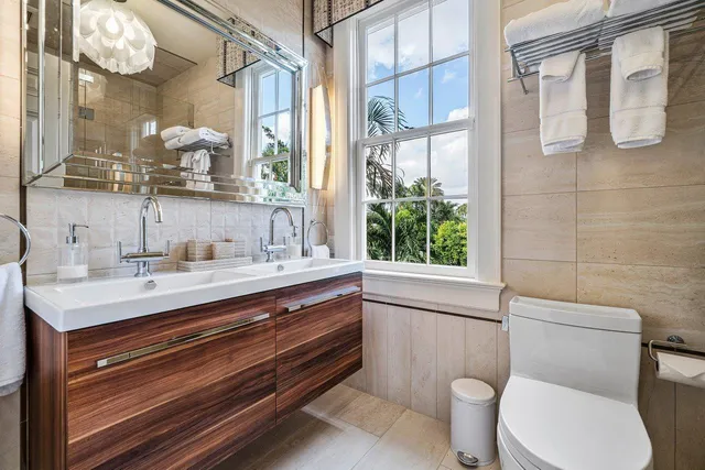 $150,000 | 15 South Lake Trail, Palm Beach, FL 33480