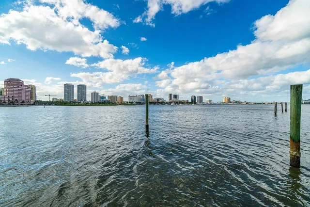 $150,000 | 15 South Lake Trail, Palm Beach, FL 33480