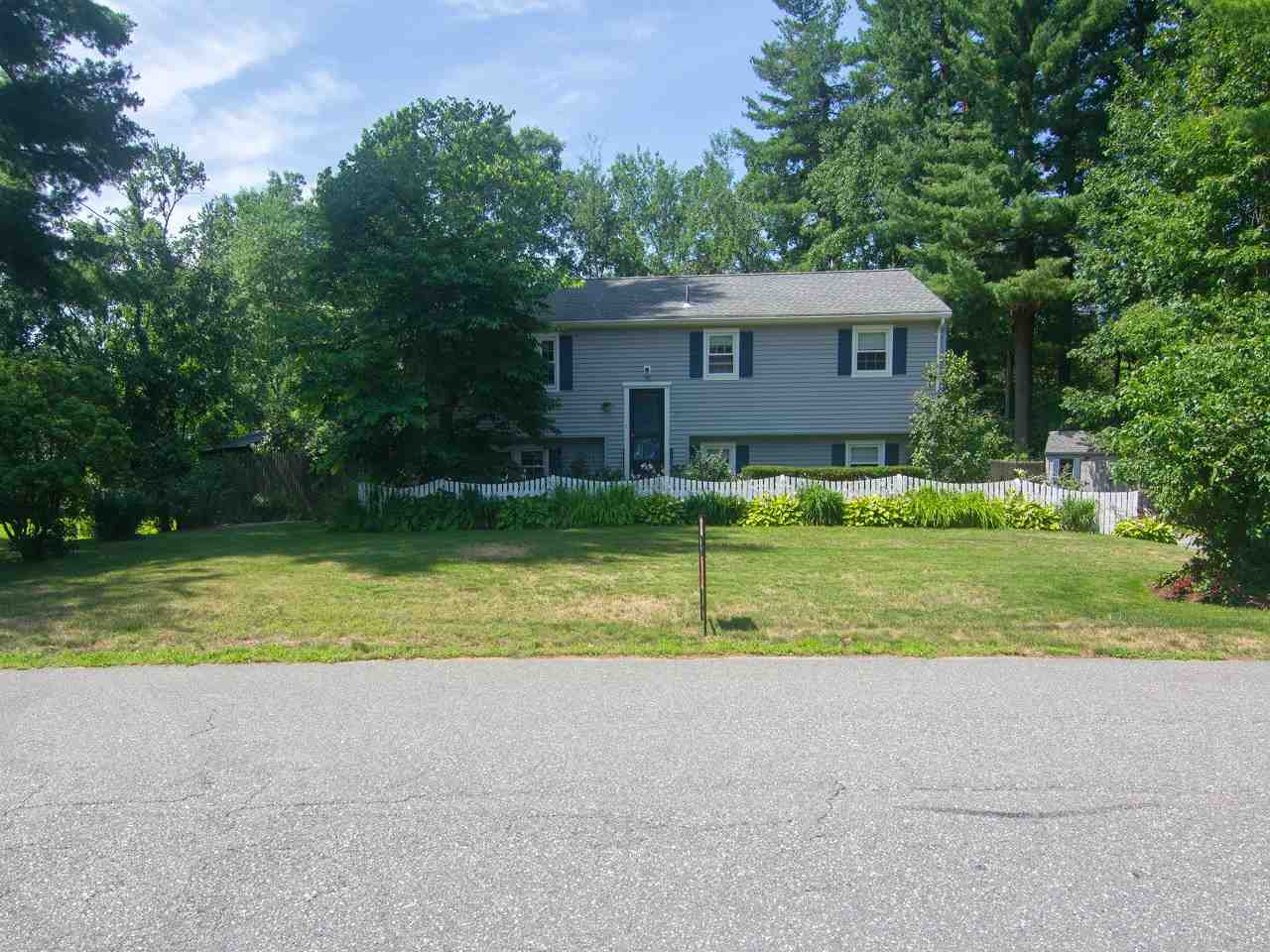 39 Old Coach Road Salem, NH 03079 - Photo 2 of 24