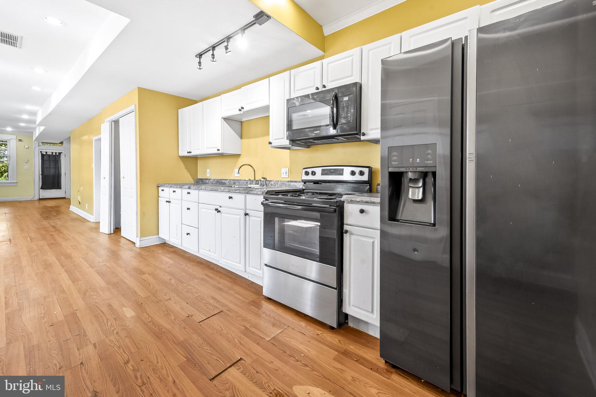 2882 Mayfield Avenue Baltimore, MD 21213 - Photo 11 of 23