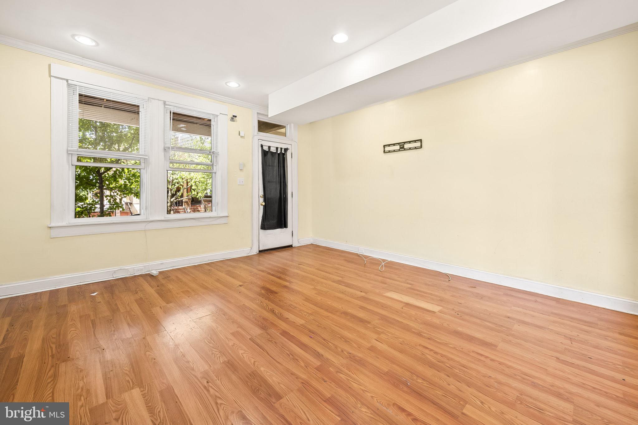 2882 Mayfield Avenue Baltimore, MD 21213 - Photo 5 of 23