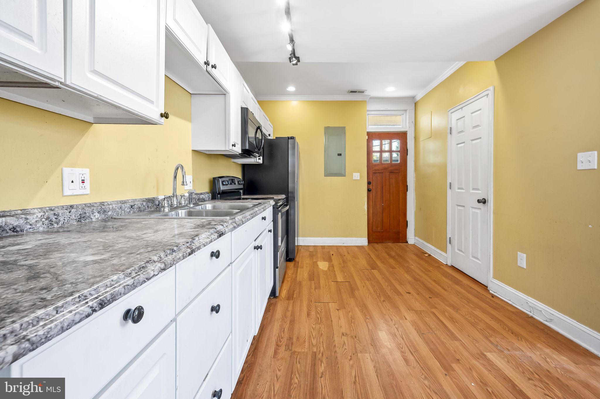 2882 Mayfield Avenue Baltimore, MD 21213 - Photo 10 of 23