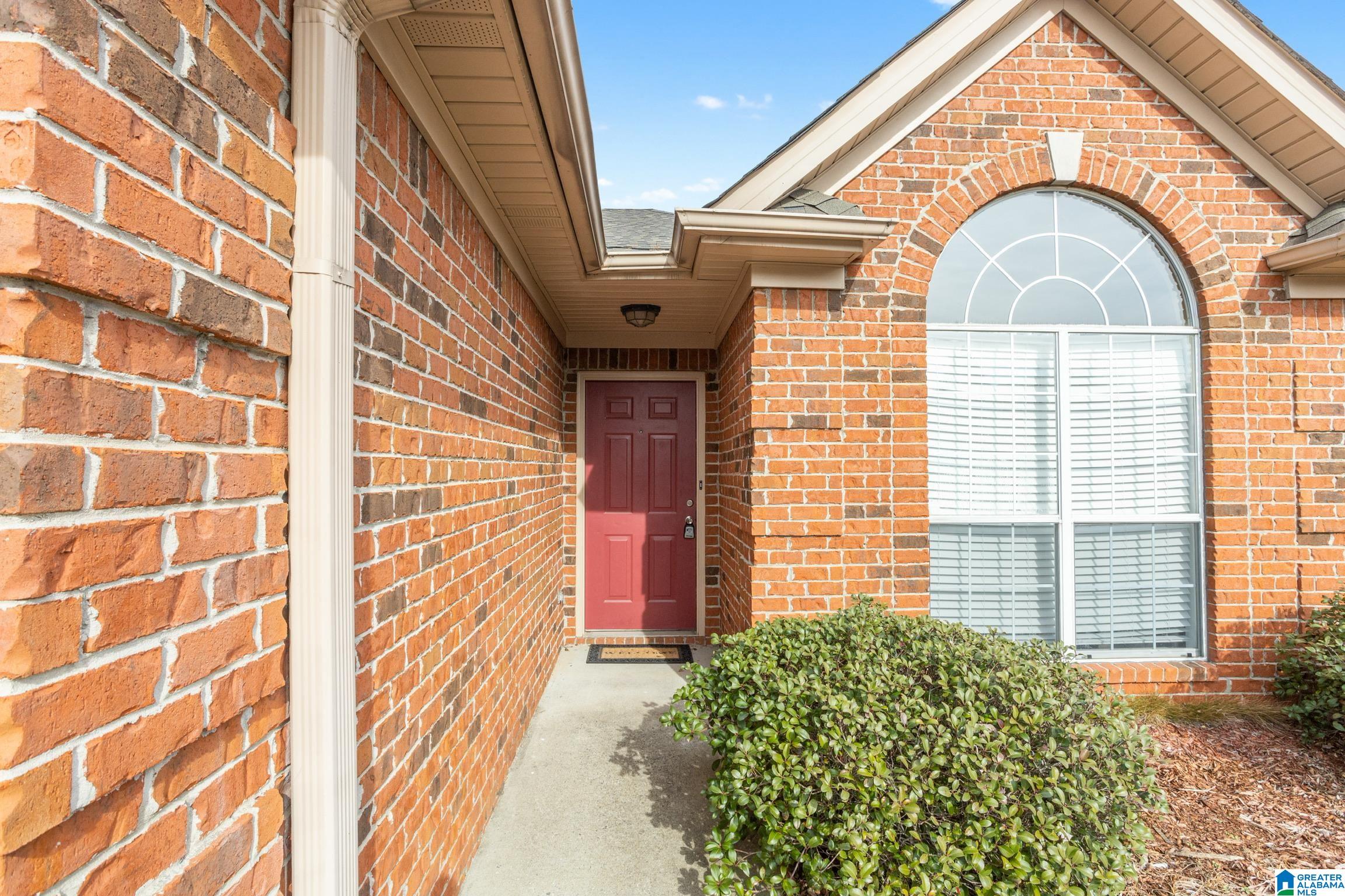 552 Summit Circle Fultondale, AL 35068 - Photo 3 of 34