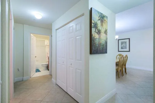 $3,000 | 1805 North Flagler Drive, Unit 107, West Palm Beach, FL 33407