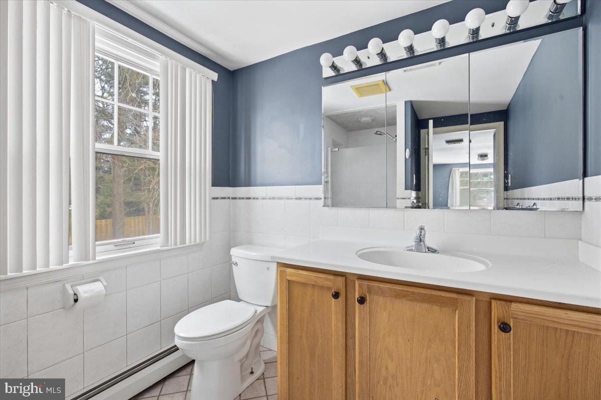 501 Windover Road Hatboro, PA 19040 - Photo 26 of 41 Primary Bath