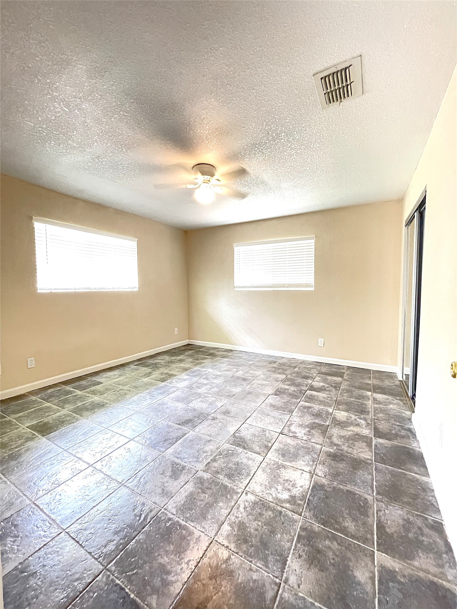 316 Rabbit Trail Lake Jackson, TX 77566 - Photo 17 of 21 Bed 3