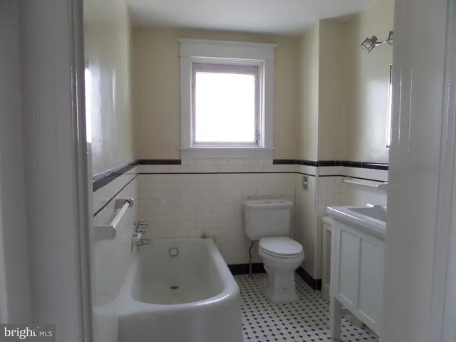 $300,000 | 627 Arbor Road, Cheltenham, PA 19012