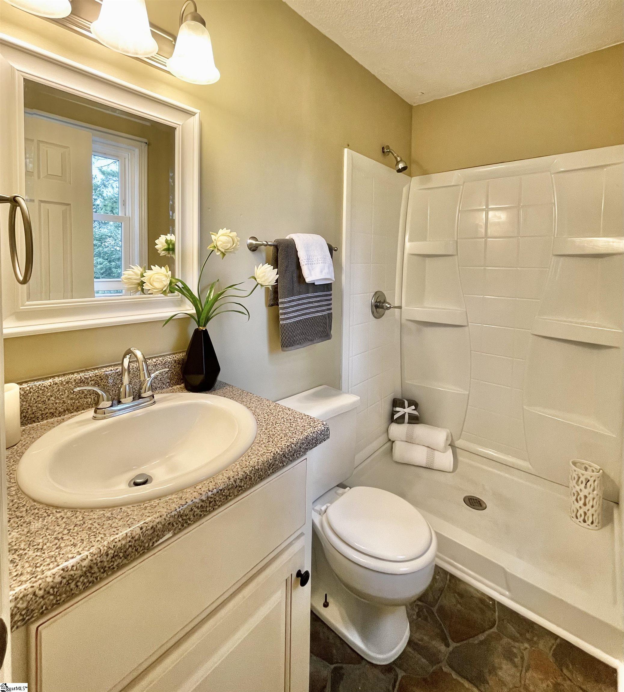 301 Jamestown Road Easley, SC 29640 - Photo 11 of 19